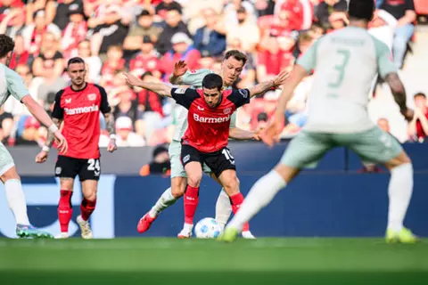 فرط في هدية بوخوم.. باير ليفركوزن يسقط بفخ الهزيمة أمام فيردر بريمن بالدوري الألماني
